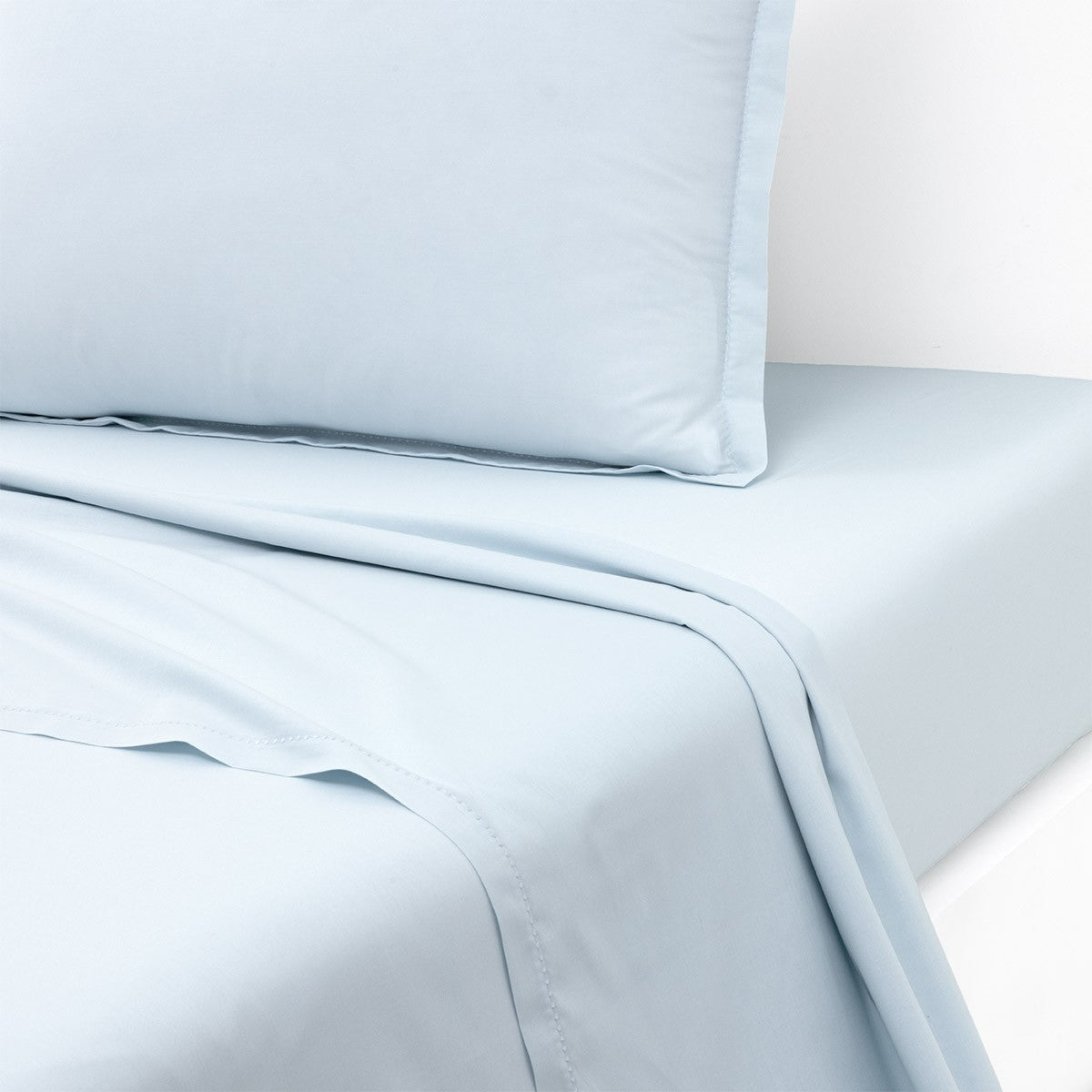 Batiste Bed Collections by Yves Delorme 42