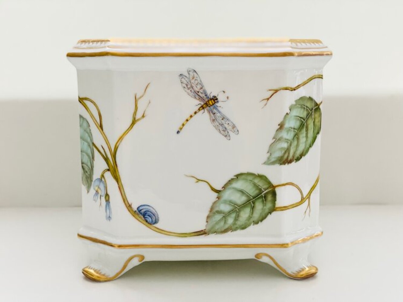 BH122 - Cachepot/Planter by Anna Weatherley 1