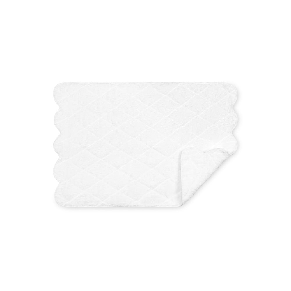 Cairo Scallop Tub Mat White Quilted 