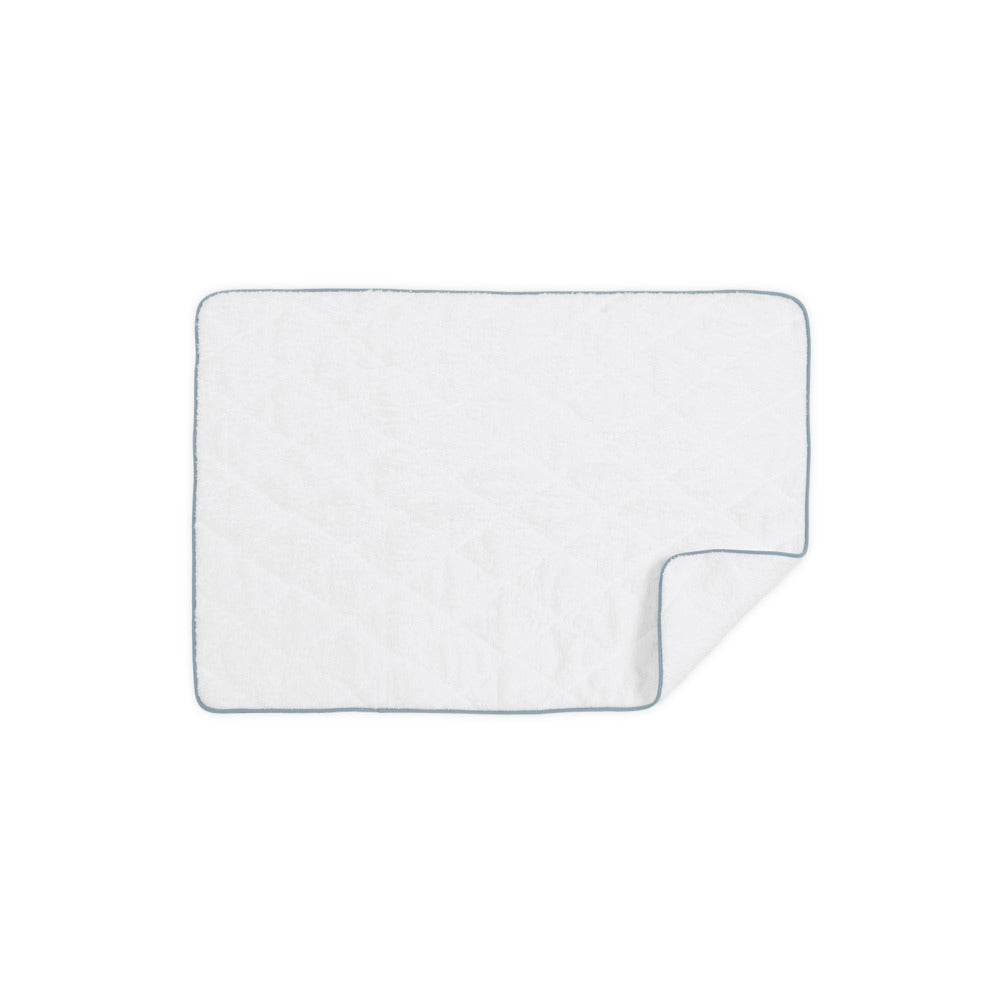Cairo Tub Mat White & Pool Quilted 