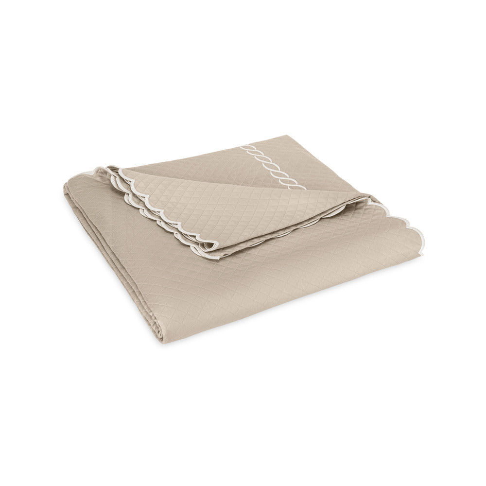 Classic Chain Scallop Matelasse Coverlet Dune & Bone 