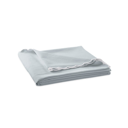 Diamond Pique Coverlet Pool 