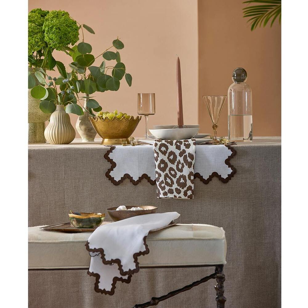 Iconic Leopard Tablecloth Crimson 16