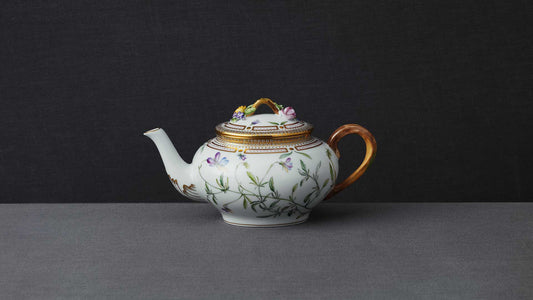 Flora Danica Teapot, 80 cl by Royal Copenhagen
