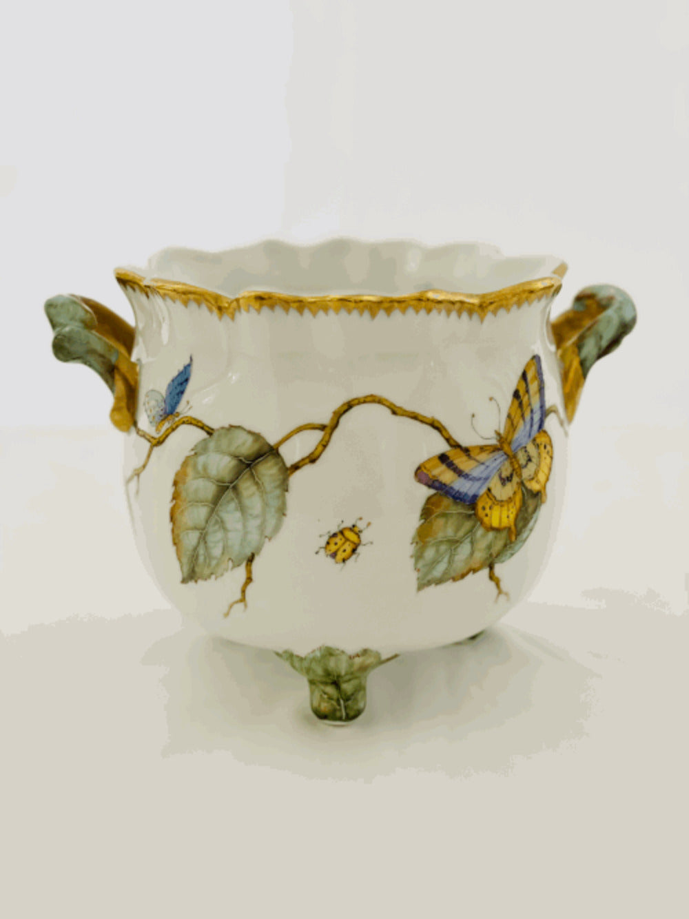 M178 - Ruffled Cachepot by Anna Weatherley 1