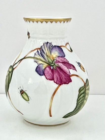 M251 - Bud Vase by Anna Weatherley 1