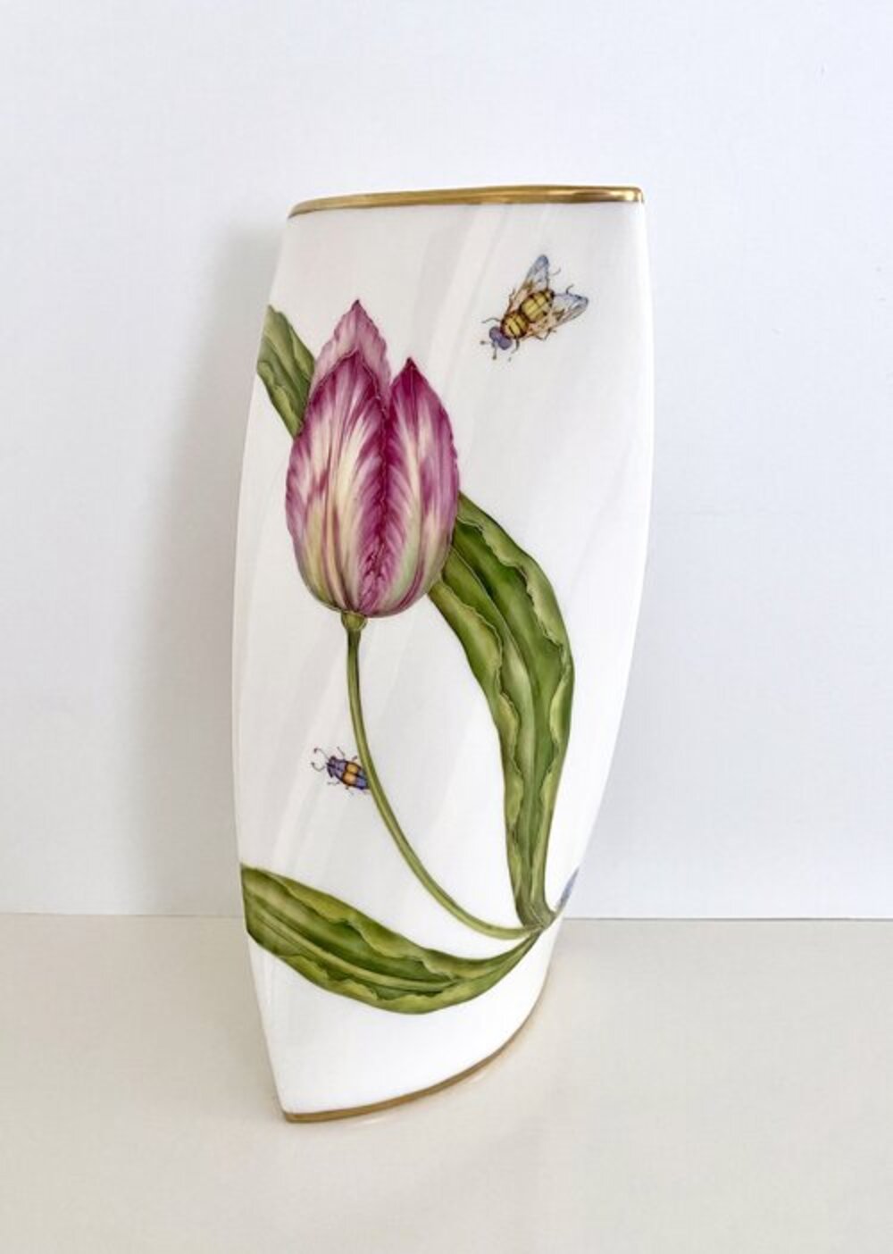 M394 - Twisted Pink Tulip Vase by Anna Weatherley 2