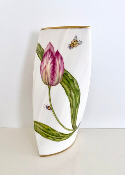 M394 - Twisted Pink Tulip Vase by Anna Weatherley 2