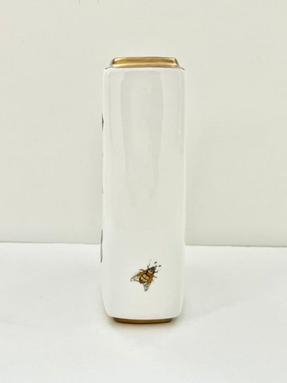 M399 - White Flower Vase by Anna Weatherley 3