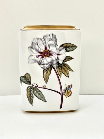 M399 - White Flower Vase by Anna Weatherley