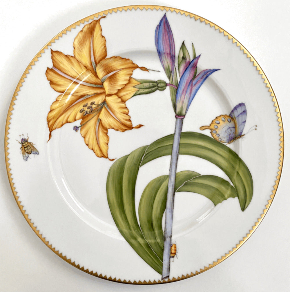 MA7 - Botanical Dinner Plate by Anna Weatherley