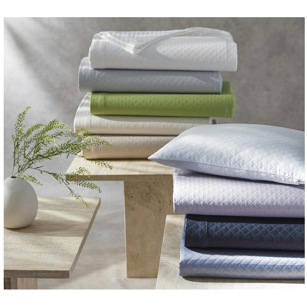 Petra Coverlet Pool 15