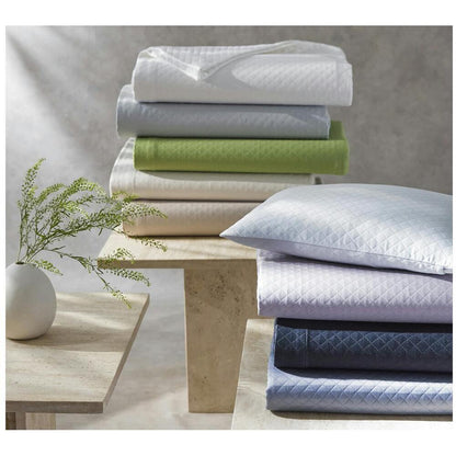 Petra Coverlet Pool 15
