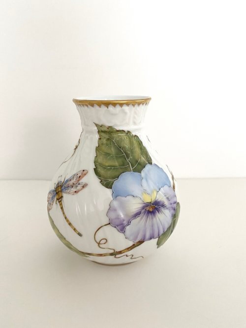 PFB12 - Pansy Bud Vase by Anna Weatherley 1