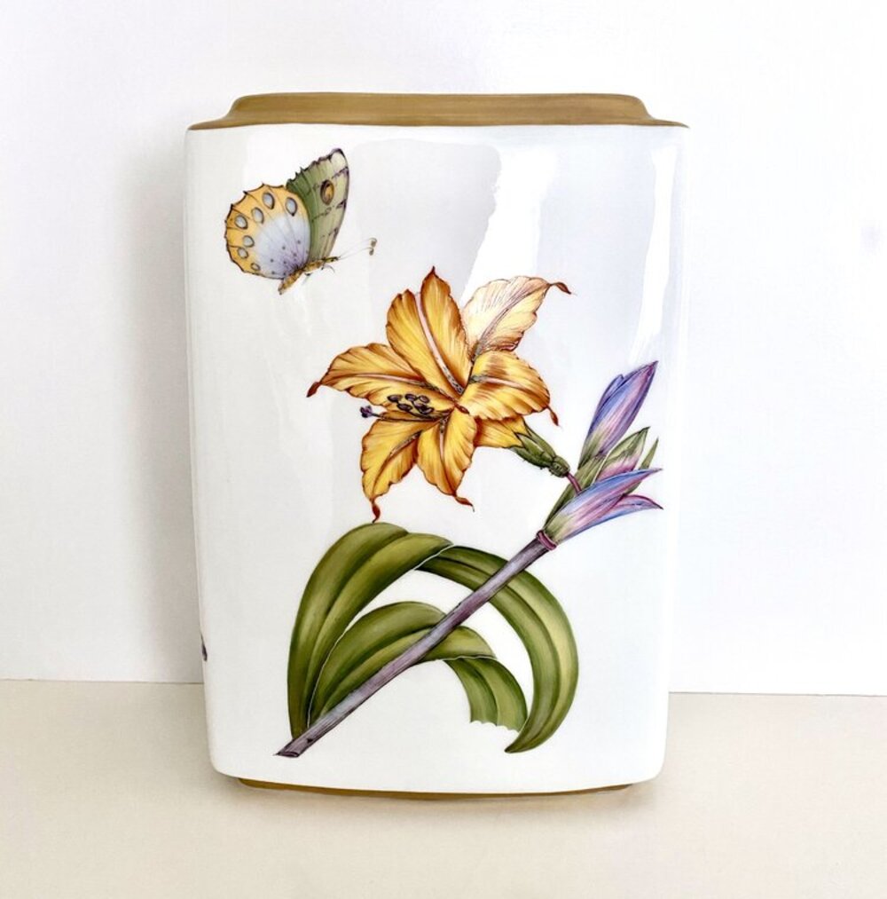 VA210 - Rectangular Vase by Anna Weatherley