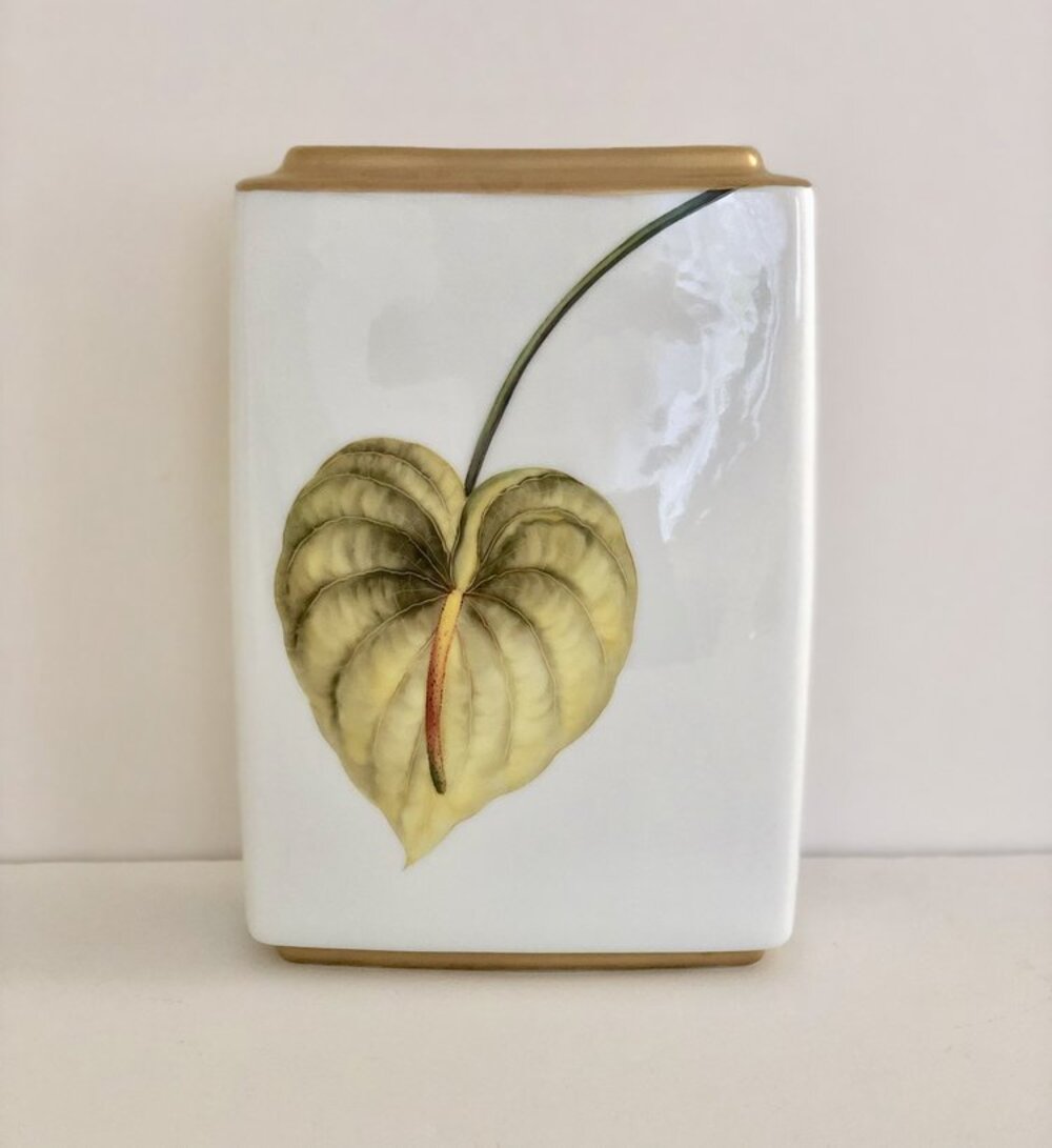 VA24 - Rectangle Vase by Anna Weatherley 1