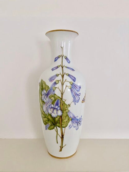 VA9 - Extra Large Vase by Anna Weatherley 1