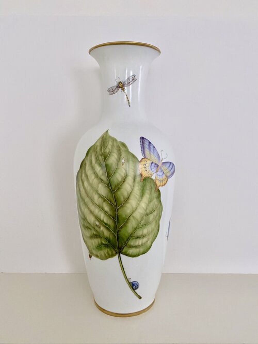 VA9 - Extra Large Vase by Anna Weatherley 2