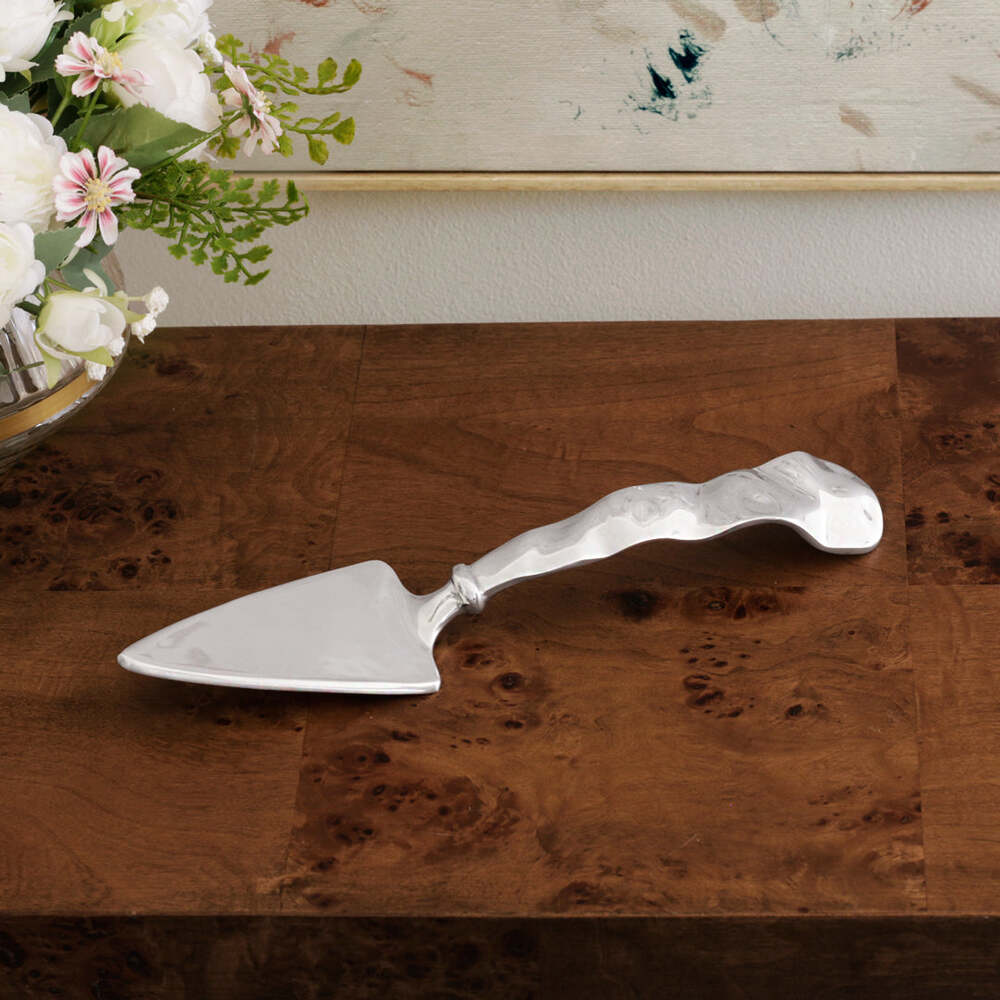 Vento Cake Server by Beatriz Ball 