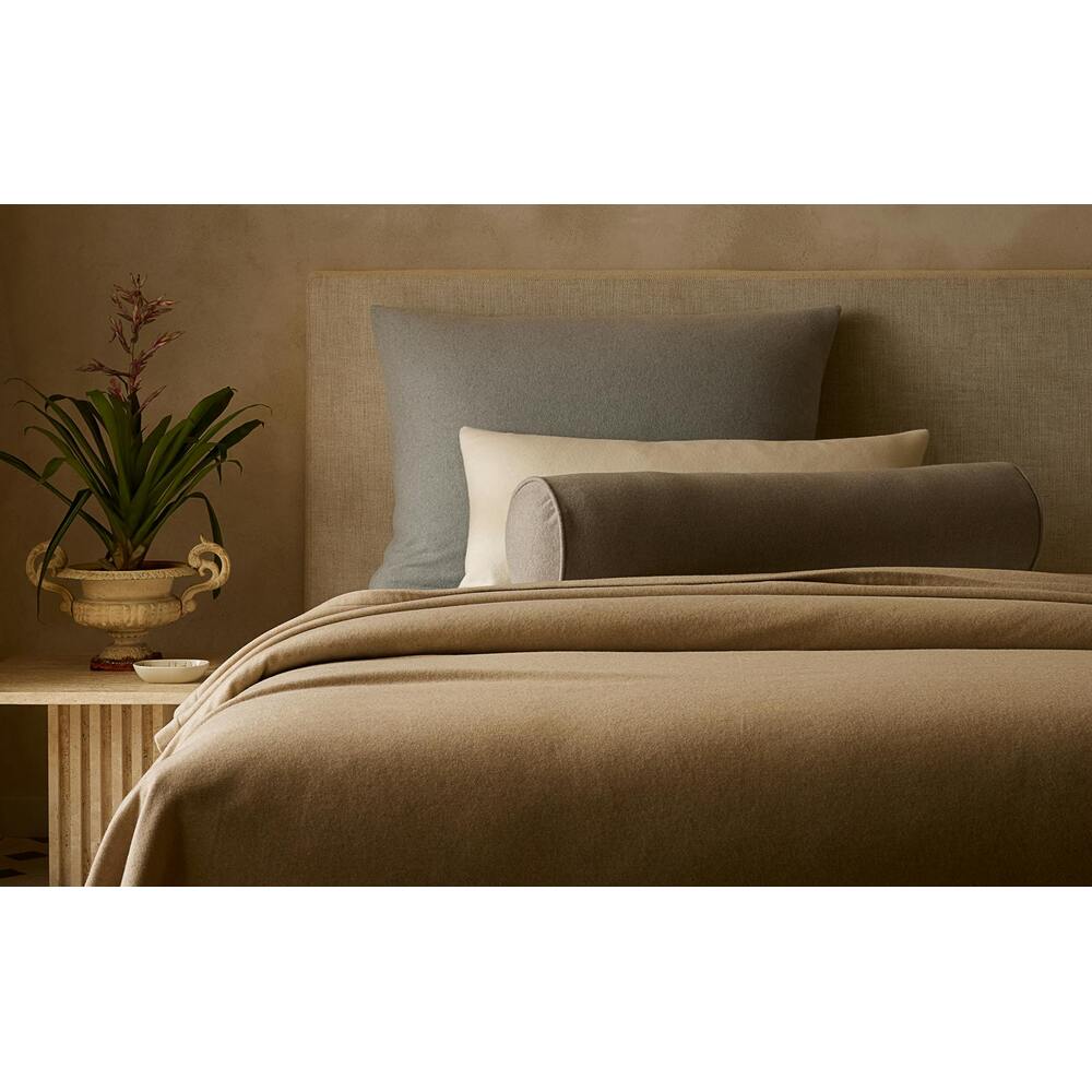 Venus Blanket Ivory 1