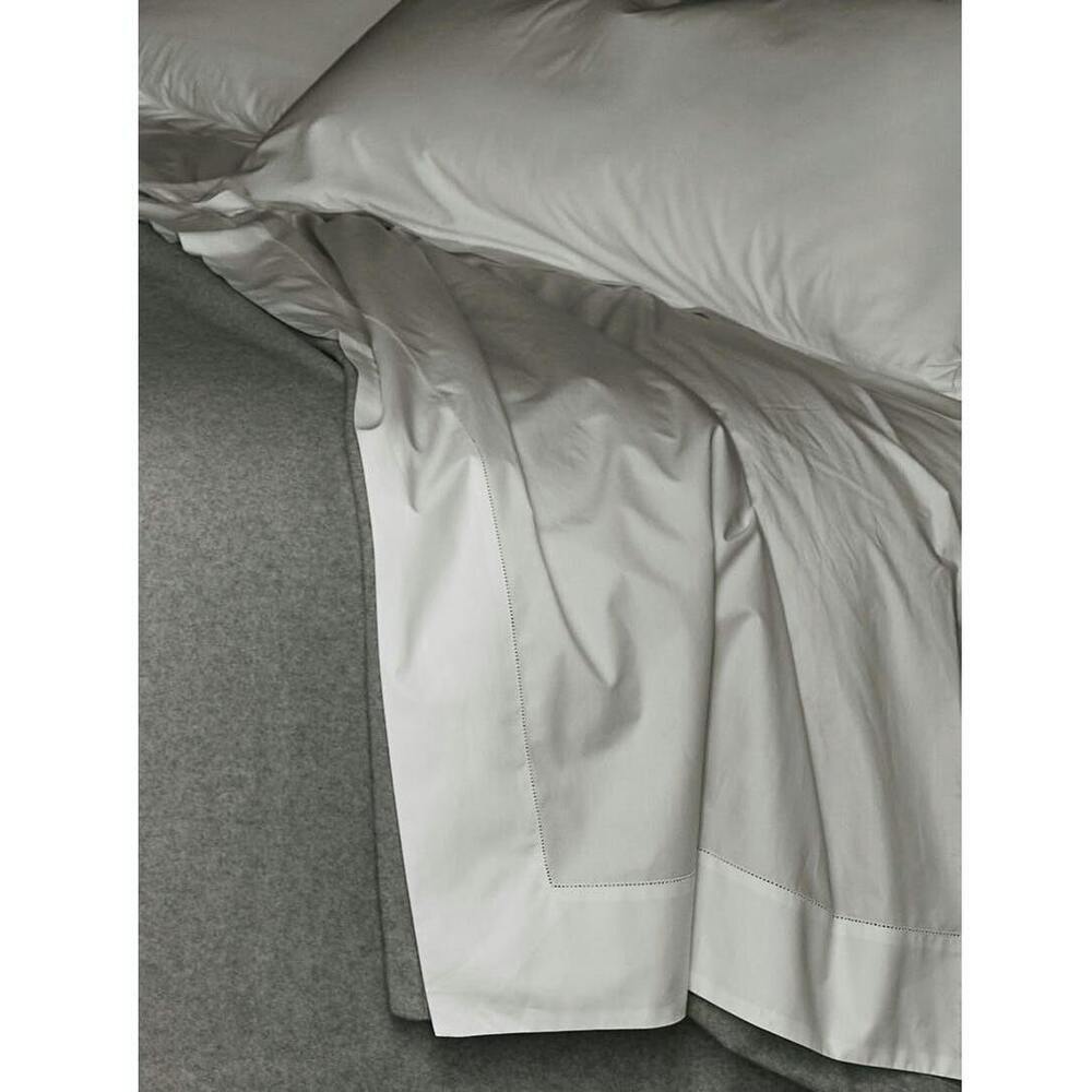 Venus Blanket Ivory 4