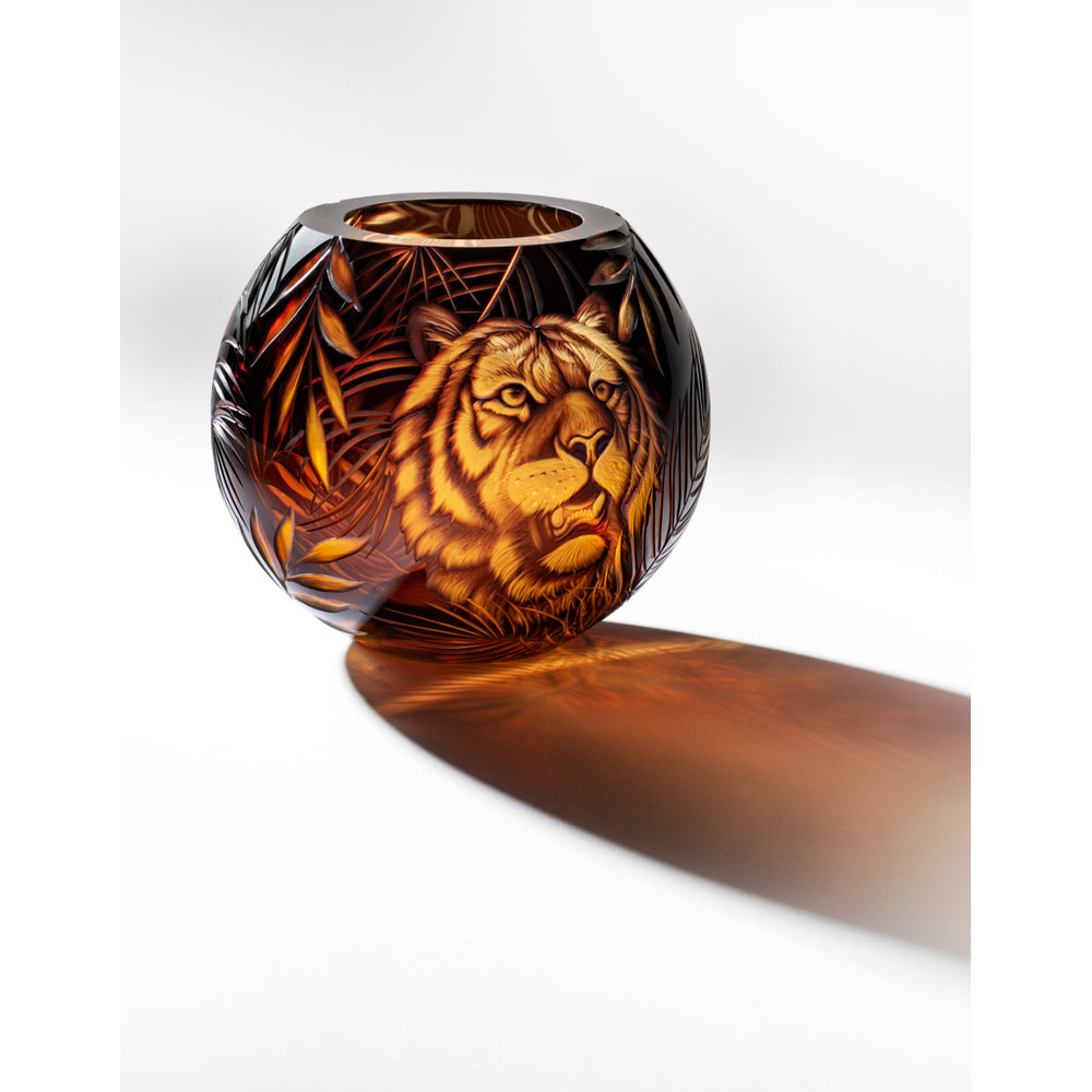 Beauty Vase With Tiger Engraving, 13 cm by Moser Additional image - 1