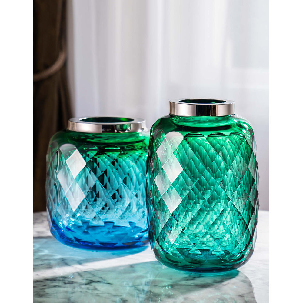 Chia Te Vase, 22.5 cm - Aquamarine with Green Crystal by Moser Additional image - 2