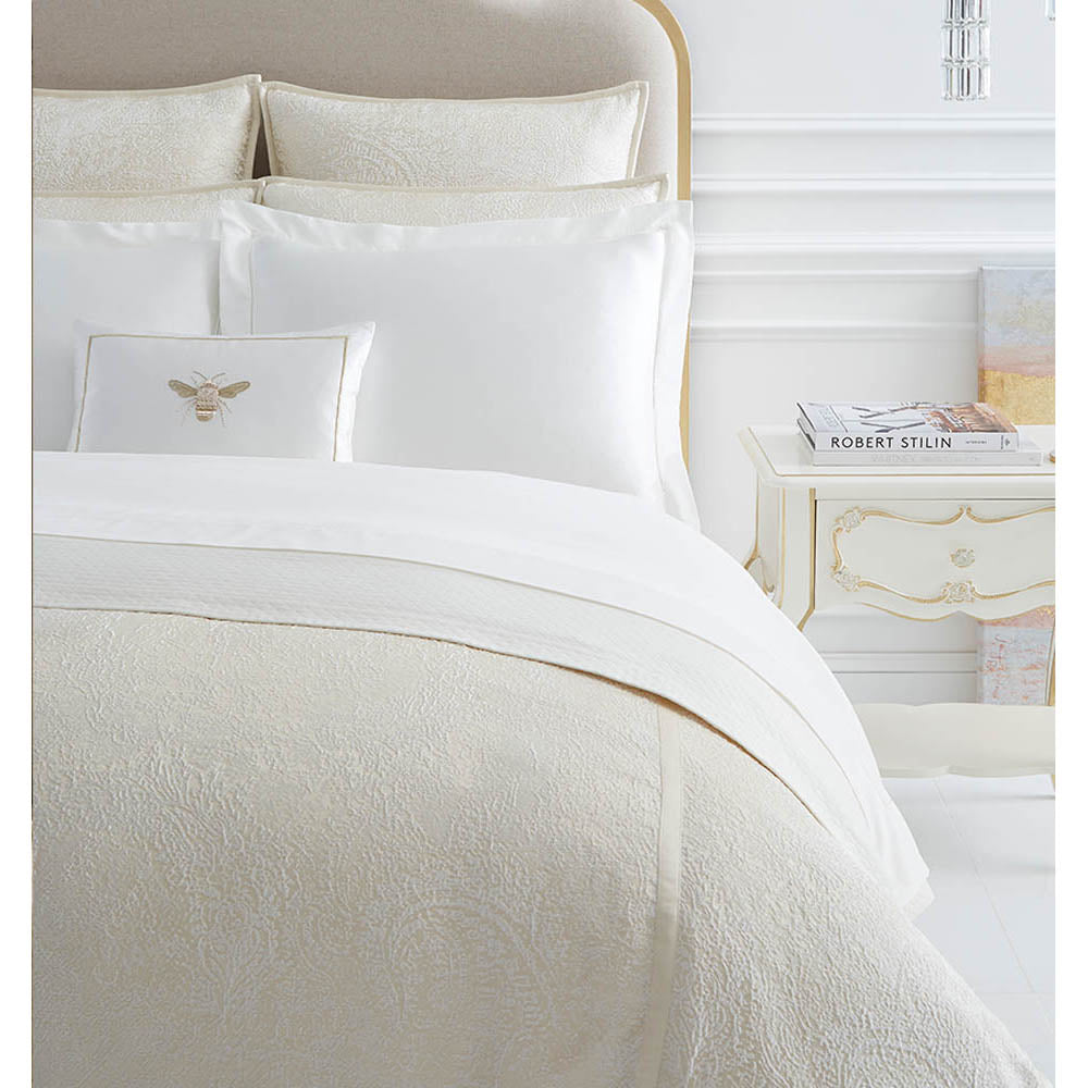 Giza 45 Seta Luxury Bedding by Sferra Additional Image - 2