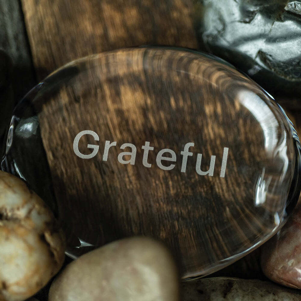 LoveYourBrain Intention Stone - GRATEFUL by Simon Pearce Additional Image-3