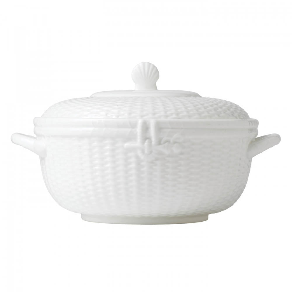 Nantucket Basket Covered Vegetable Bowl